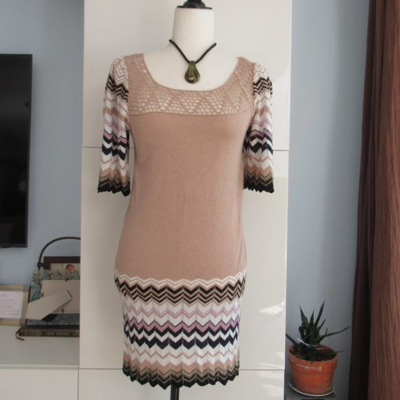 RXB Fitted Knitted Slip On Chevron Dress, Size M (Juniors), Beige Multicolor - Picture 1 of 13